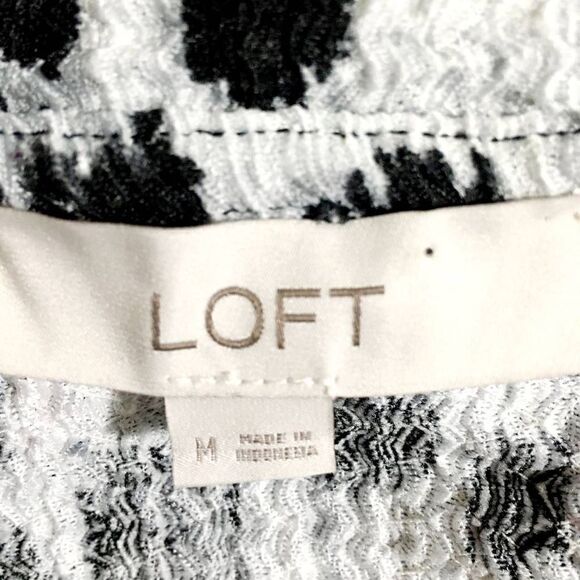 Loft Animal Print Puff Sleeve Top Size M - Picture 9 of 10